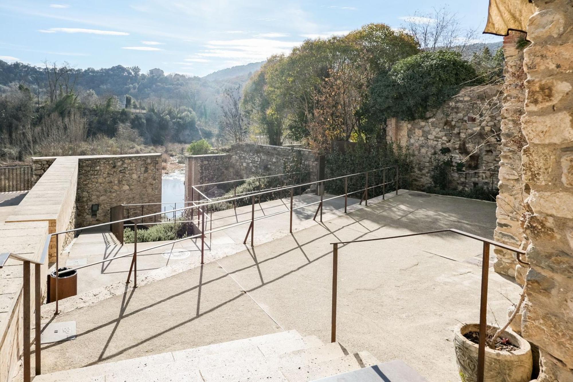 10 Del Pont Alojamiento Con Vistas Panoramicas Besalú Buitenkant foto