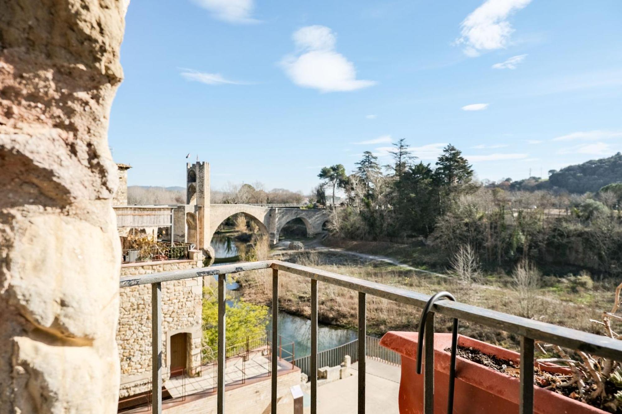 10 Del Pont Alojamiento Con Vistas Panoramicas Besalú Buitenkant foto